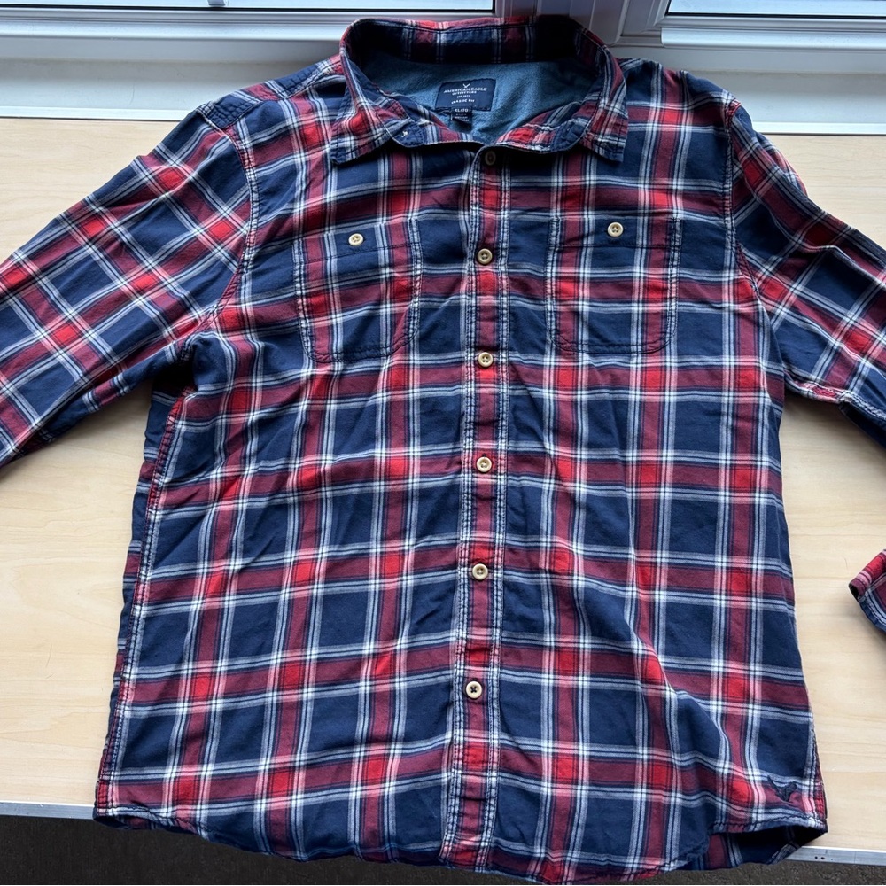 American Eagle Outfitters Classic Flannel Plaid Shirt